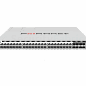Een Fortinet 648F-netwerkswitch met meerdere ethernet- en SFP28-poorten