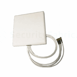 een witte vierkante patch antenne met vier rpsma connectoren